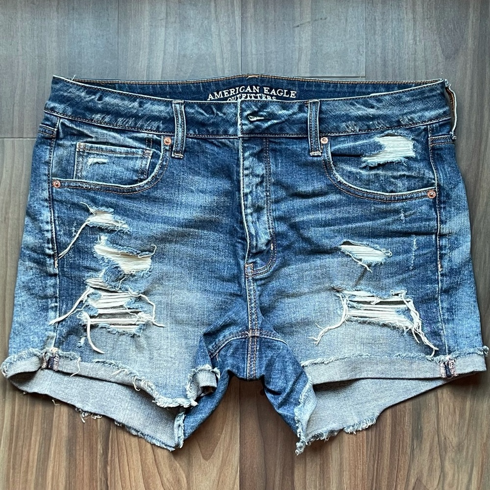 American Eagle Tomgirl Shorts